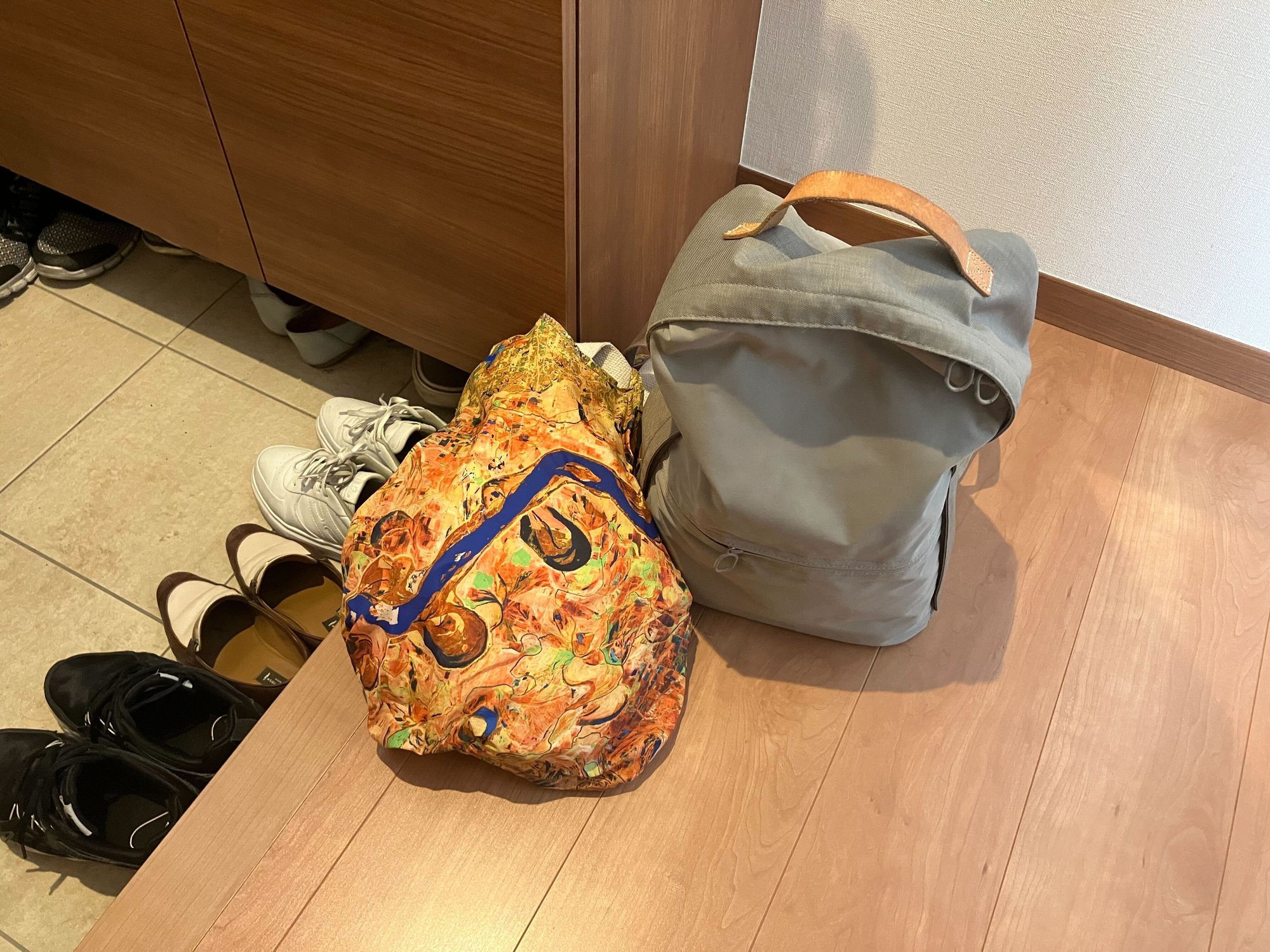 日常使いのカバン置き場所問題ミディアリストOBAのシンプルライフ〜暮らしと心を整える