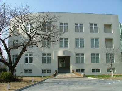 自衛隊施設、全国300カ所以上 旧日本軍基地の転用も - 日本経済新聞