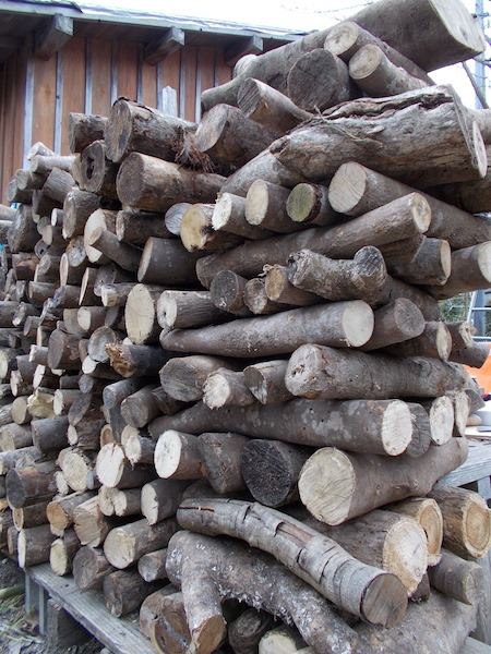 絶対に薪にお金をかけたくないでござる！薪節約術の巻 : ラヲキャン ～ ラーメンヲタクがキャンプ沼にズブズブハマるまで ～