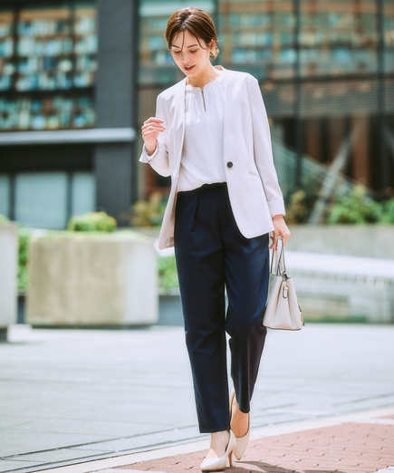 夏のオフィスカジュアル 20〜30代向けレディースお仕事服25選CLASSY. クラッシィ