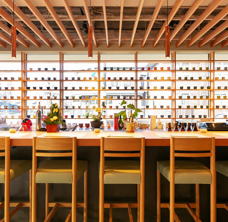 飲食店のカウンターを徹底解説 形・素材・高さ をまとめました。名古屋の店舗デザイン設計事務所株式会社TO