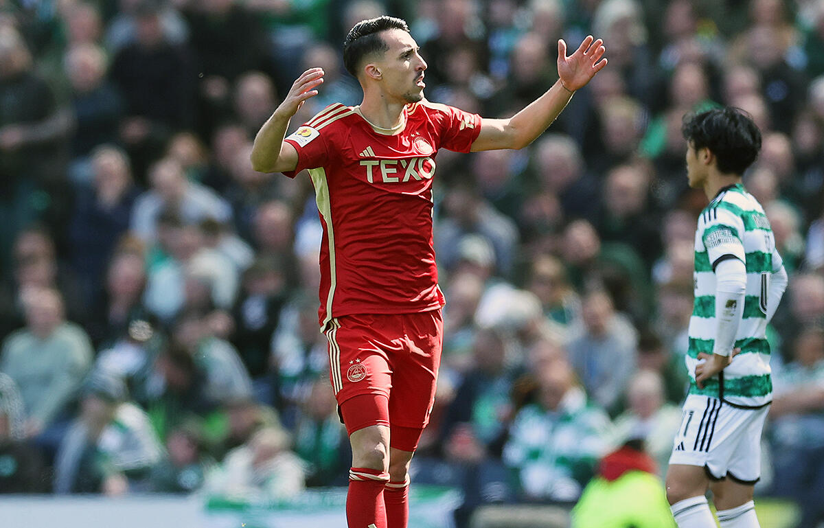 アルテム・ドフビク選手の最新移籍情報：チェルシー、ミラン、ナポリが関心を示すスター選手FootballDeepDive フットボールディープダイブ