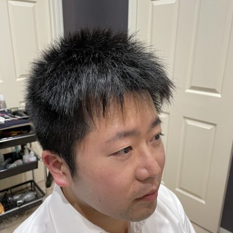 パーマかけて怒られる会社なんて・までは言えないけど、メンズはパーマおすすめ。Liss 恵比寿 フリーランス美容師のみの美容室 代表 渡辺真一地毛に戻す美容師 コンプレックス・お悩み相談