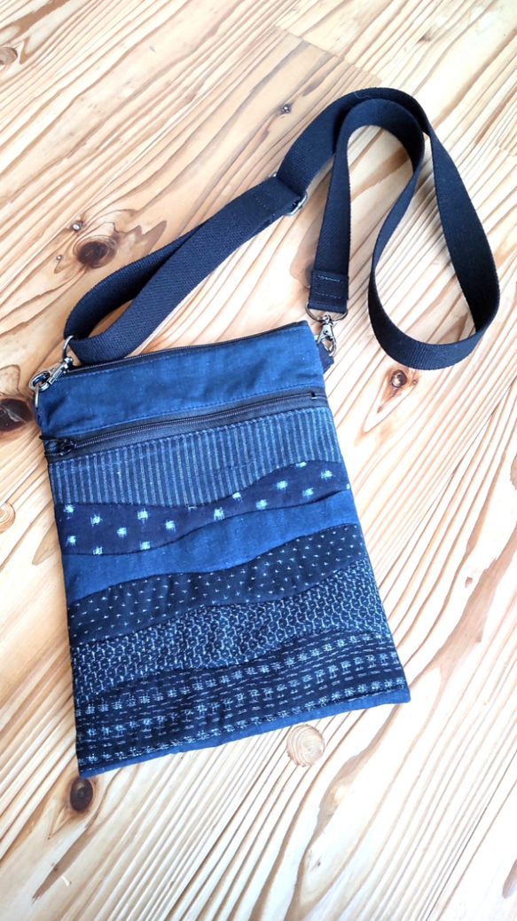 ハンドメイド スマホショルダー サコッシュ 花柄 - メルカリ