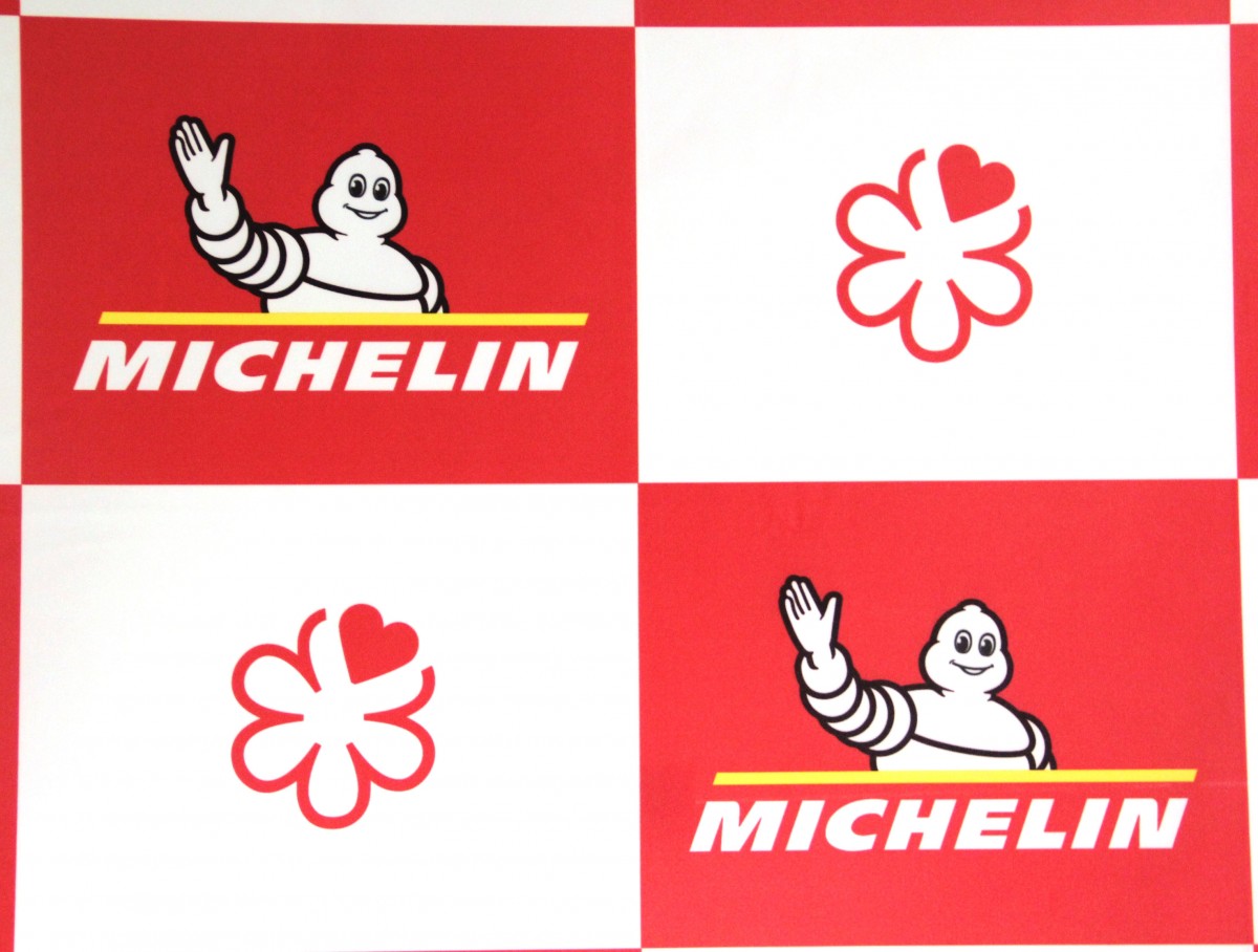 ミシュランガイドのプレートとビブグルマンとの違いや意味は?種類やマークの見方について足長パパのブログ