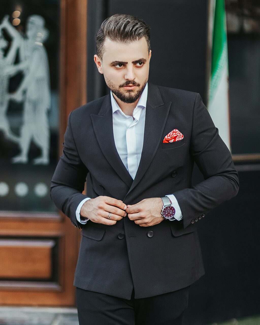 ダブルスーツって？ シングルスーツとの違いから、おしゃれな着こなしポイントやコーデ例まで紹介オーダーシャツ SOLVE ソルブ 公式通販