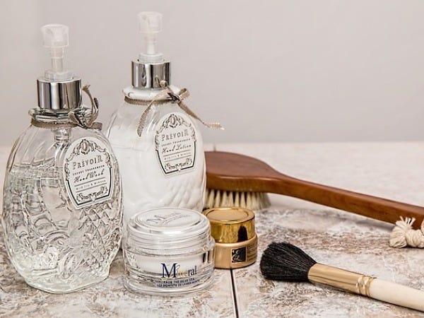 魅力が伝わる!! 売れる化粧品パッケージデザインとは？企画提案・OEM例