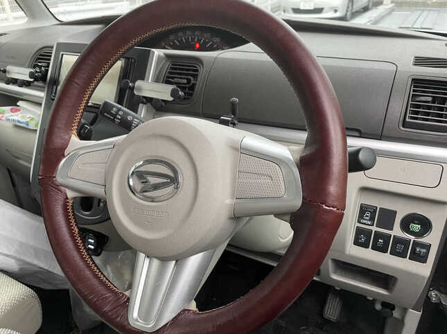 2－2．ルーミー 本革ステアリングカバー取付