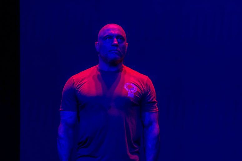 識別UFC 270でのジョー・ローガンのクロノグラフ : r Watches