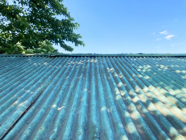 トタン屋根の修理にかかる費用と方法 - 修理業者選び屋根修理なら テイガク