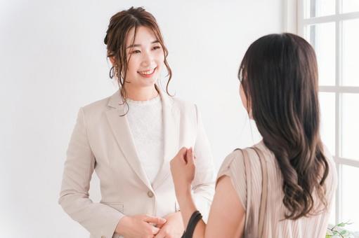 百貨店 デパート の仕事内容、販売員として働くメリット、年収を徹底解説アパレル・受付・販売職のお役立ち情報