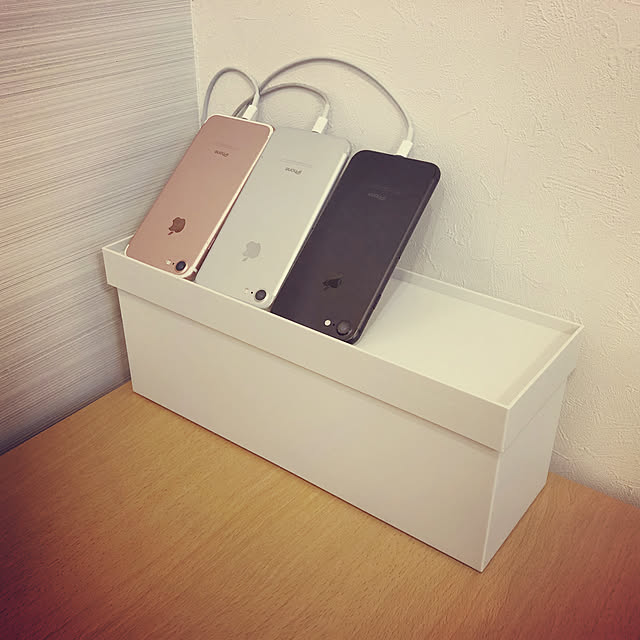 ダイソー 痒い所に手が届く！スマホ充電のコンセントがスッキリ！サンキュ