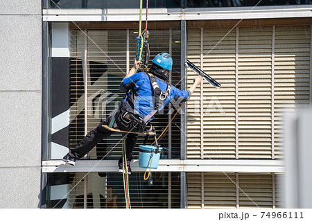 ビルエース株式会社窓ガラス清掃・ビル補修工事東京都中野区