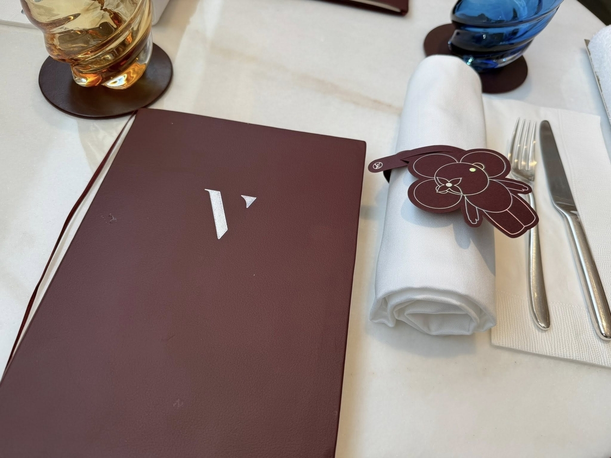 ルイ ヴィトンは予約しないと入れない？安心して訪れるためのポイントElegance&Glam