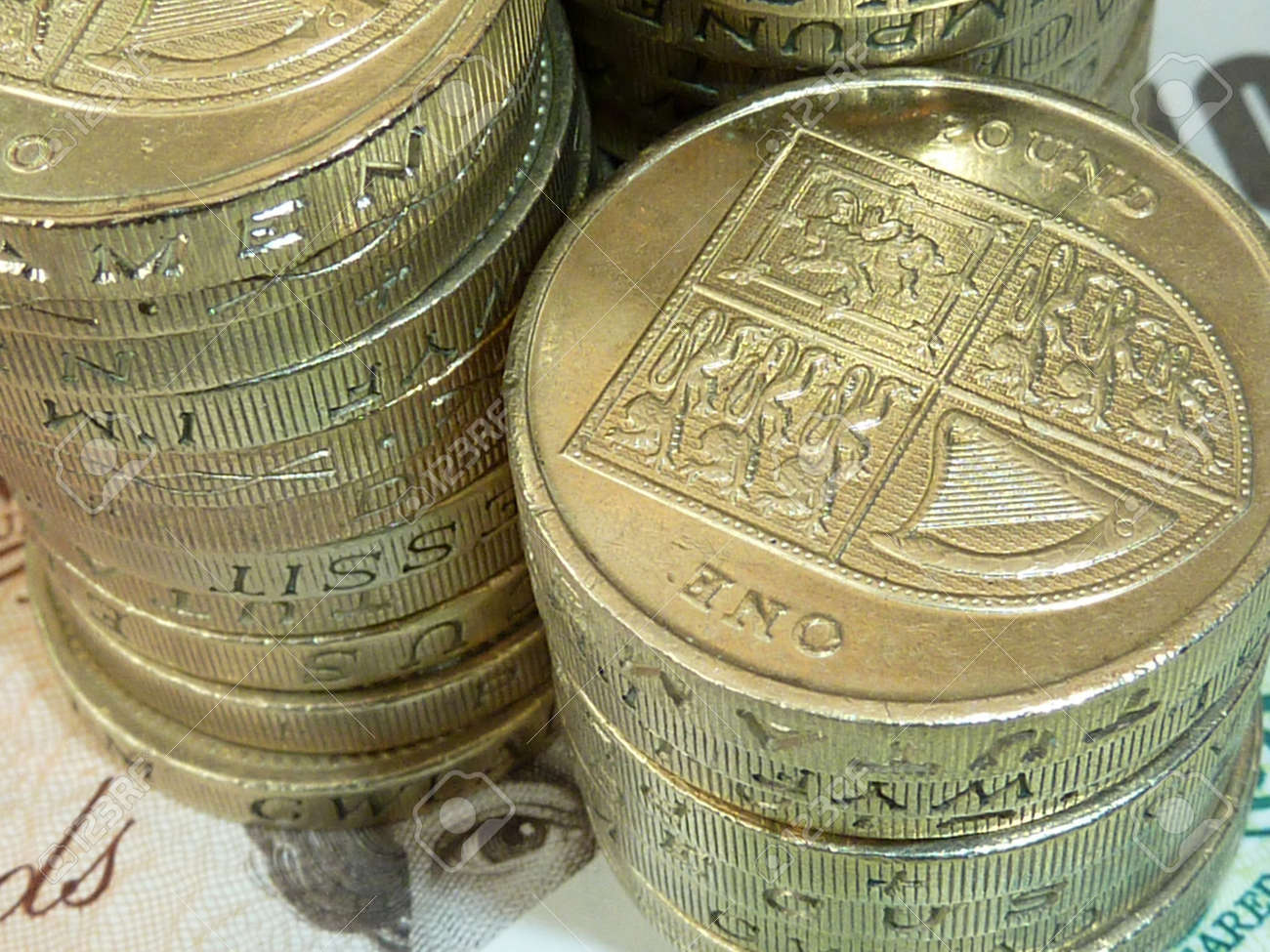 旧イギリス紙幣60ポンド＆硬貨1ポンド88ペニー ピ*ム様 £