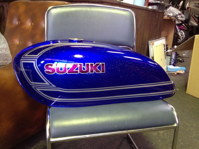 カスタムペイント栃木県宇都宮市。旧車・名車・カスタムハーレーまでフルサポートの手塚サイクル