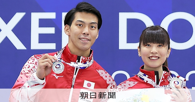 清水絵美選手 現マネージャー と、松村千秋選手、解散の危機に立たされたチームを立て直した2人、中部電力 カーリング部の功労者と言えよう、ロコソラーレに敗れ平昌五輪に行くことは出来なかったが、代表決定戦まで勝ち上がったのは胸を張っても良いと思う