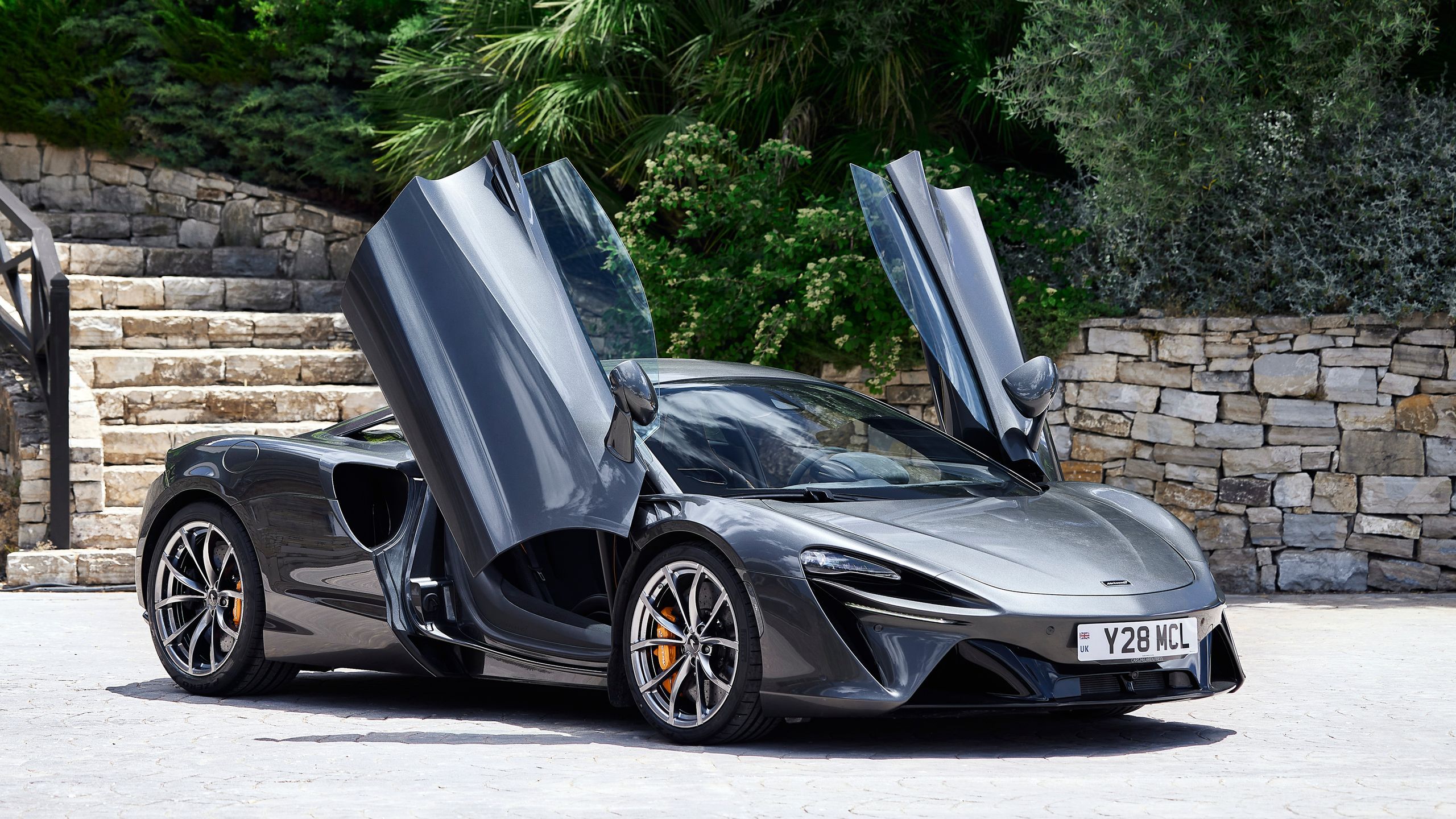 マクラーレン、究極のスーパーカー「McLaren W1」世界初公開 価格200万ポンド 約3億9000万円 で限定399台は完売 - Car Watch