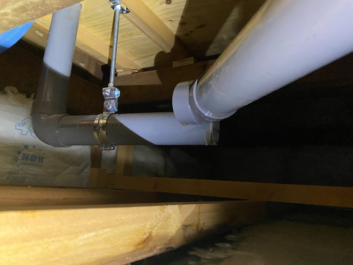 洗面台で水漏れが起きた際の適切な対処法！原因確認から修理方法まで解説