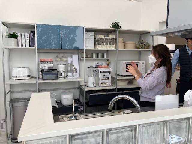 漫画 30代でフリーランスになった男の末路。自由の代償 生きる金無し メシのタネ