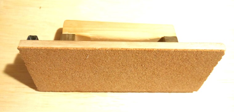 DIY始めるなら✨ ダイソーのハンドサンダーは買い‼️ ～買ってよかった！100均のおすすめDIY用品 工具～ - なつみかんのDIY～素人でもできる賃貸diy～