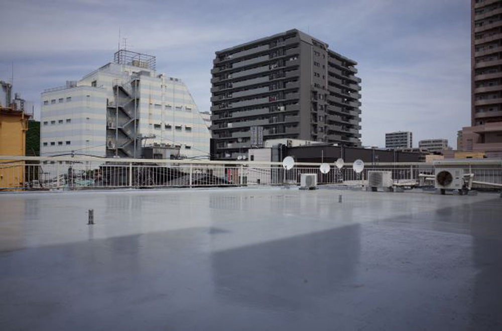 湾曲するガラスの商業ビル224モダンギャラリー邸別高級注文住宅専門の建築設計事務所アーネストアーキテクツ