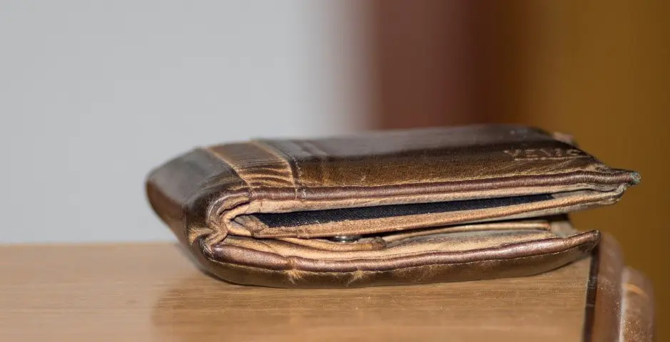 革財布の寿命は5年以上 買い替えのタイミングと長持ちのコツ