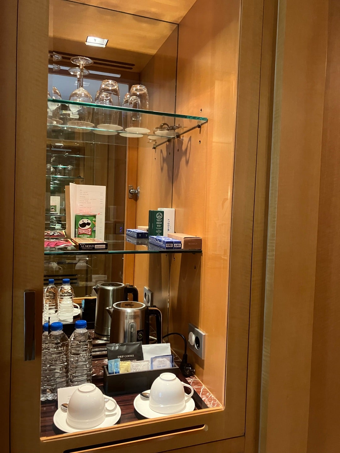 ミニバー - メーカー・企業と製品の一覧