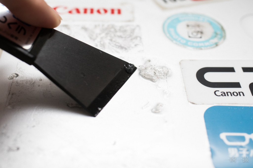 PCに貼ってあるシールをはがすか？」で議論にねとらぼ