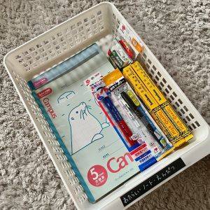 電気代高騰時代におすすめ！セリア「コンセントプラグホルダー」で電源プラグ散らかり問題も解消！ - トクバイニュース