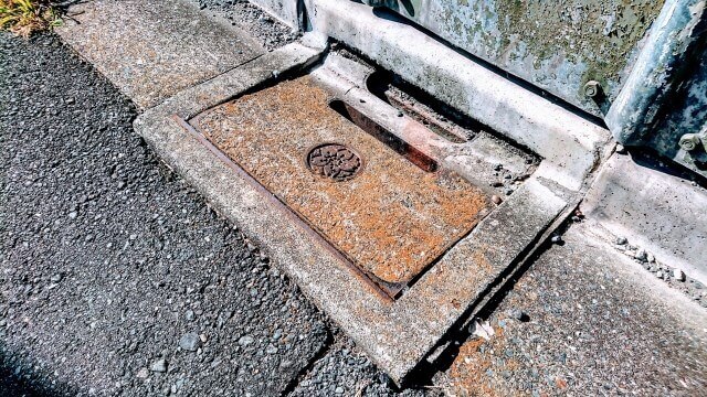 溝シャベルS AZ679 送料無料溝掃除ドブさらい排水溝災害大雨側溝清掃詰まり取り台風スコップ復興どぶ町内会行政震災 津波泥汚泥除去取り除くゴミごみ詰まり自治会備蓄土砂開通排水管泥上げ泥あげ生活雑貨の伊賀MANJI堂