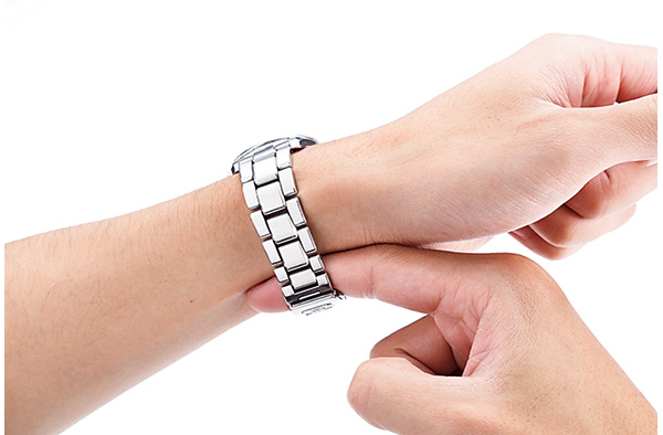 時計のベルトを自分で交換する方法！タイプ別に失敗しないやり方を解説ワタシト