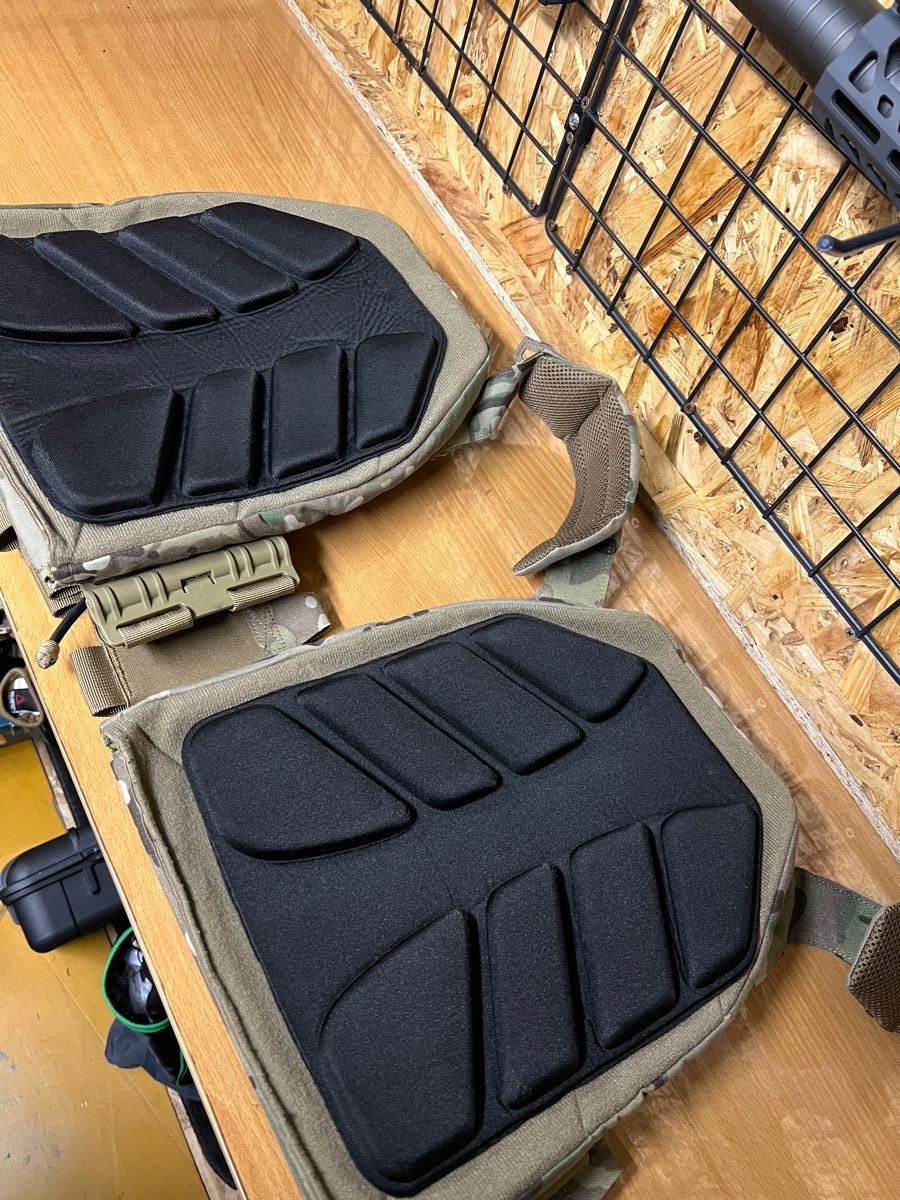 FLYYE プレキャリ 実物 FLYYE INDUSTRIES ファストアタック プレートキャリア MC