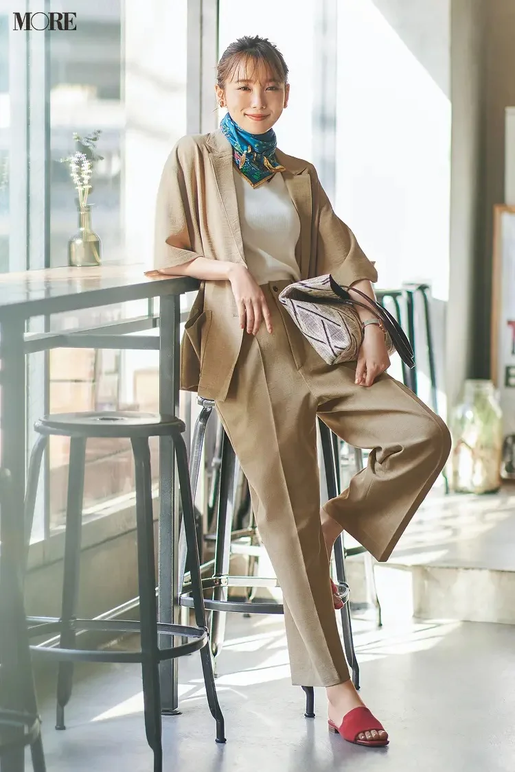 オフィスカジュアルにおすすめ夏の通勤コーデ 40代50代からのレディース・メンズファッション通販 DoCLASSE