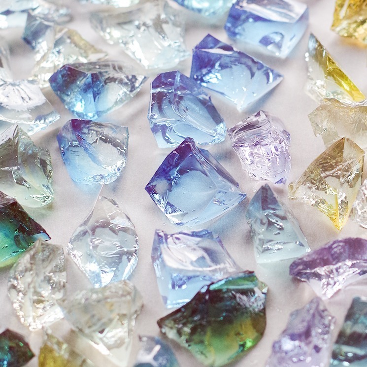 琥珀糖専門店・琥珀糖Okadaの宝石エディブルジュエリー「ビジュ・コレクション」