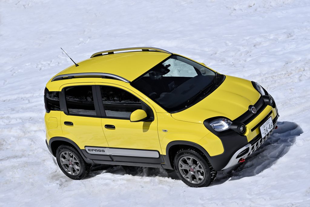 フィアット パンダ クロス 4×4、限定215台で発売へ 専用デザインと優れた走破性 - 価格.com