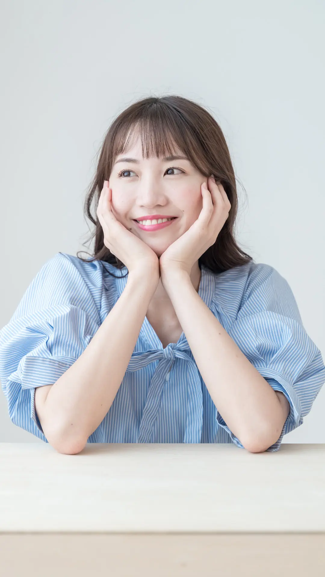 大阪市・ビジネスプロフィール写真撮影 グレー背景撮影大阪の撮影会社広告写真・商品撮影・カメラマンラズスタジオ