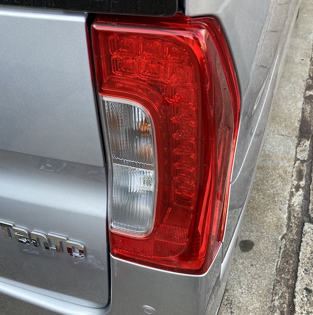 教えて園長！ブレーキランプ交換 軽トラック スズキ キャリー日本で一番早くておいしい 新玉ねぎ や新鮮野菜を直送増田農園