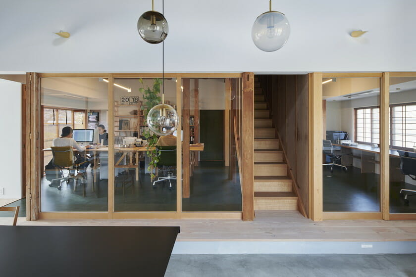 家は照明で劇的に変わる センスある人の灯りと空間のバランスVERY