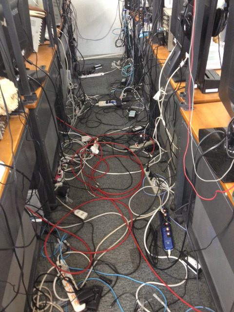 OAフロア工事はお任せ江戸川オフィスづくり.com