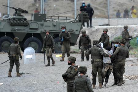 スペインのフェリペ6世国王が、ラトビアへのスペイン軍派遣に備えた軍事演習を主宰。 : r monarchism