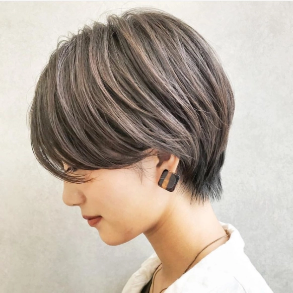 ローライトとハイライトの違いは？カラーの特徴とおすすめスタイル&カラー集HAIR