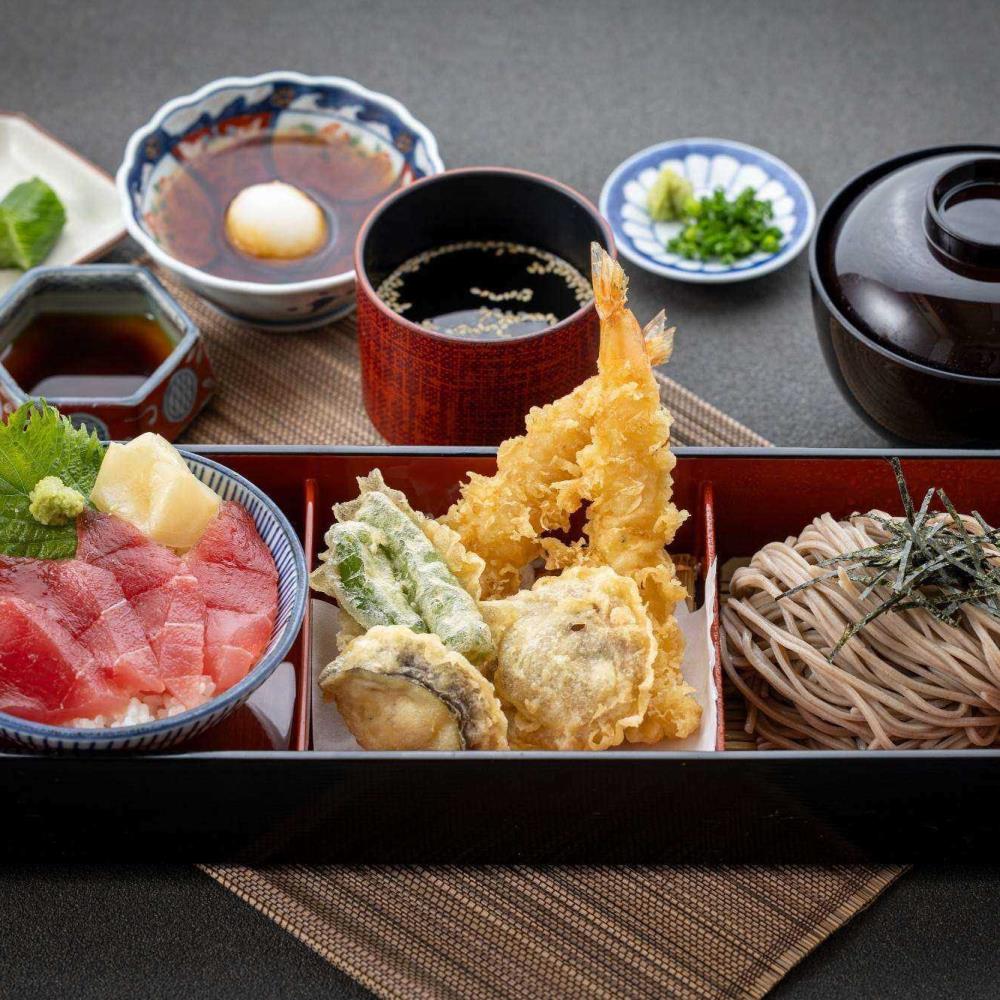 三浦商事GILDAN, Anvil, ONEITA, colortone日本正規代理店