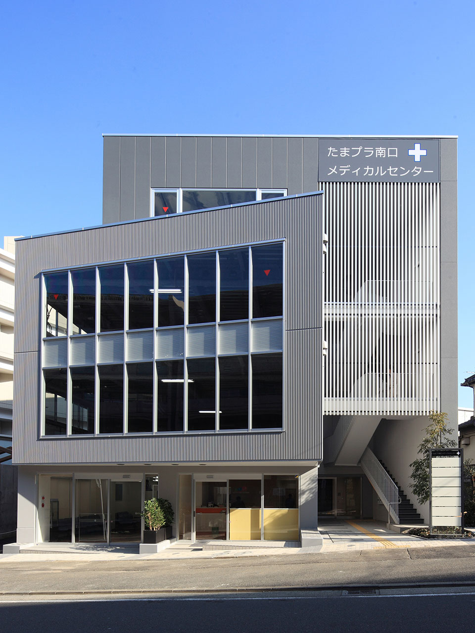 店舗・医院建築フロンヴィルホームズ名古屋輸入住宅や店舗・医院の設計建築を行う工務店