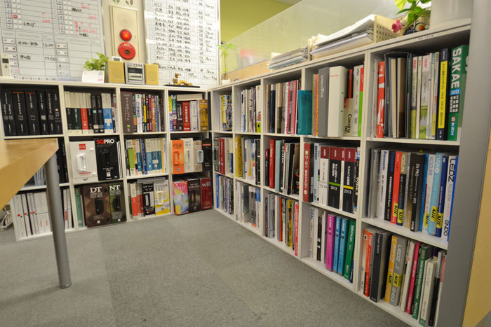 オフィスに収納家具をレイアウトするポイント！種類・価格やアイデア・事例オフィスデザインから内装工事までワンストップで対応 TRUSTオフィス