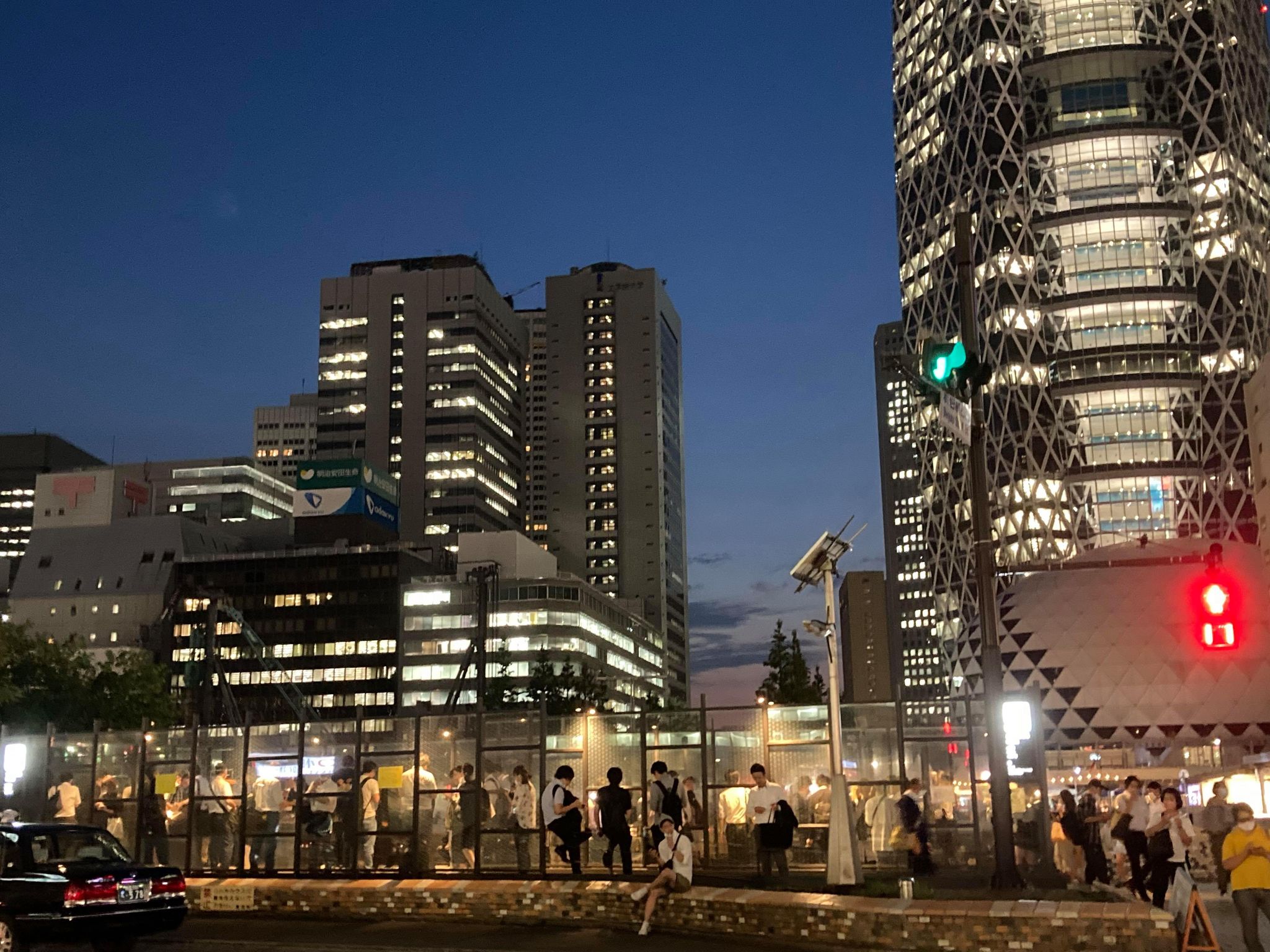 新宿駅でタバコを吸える喫煙所はどこ？ 西口・東口どこで買える調査隊