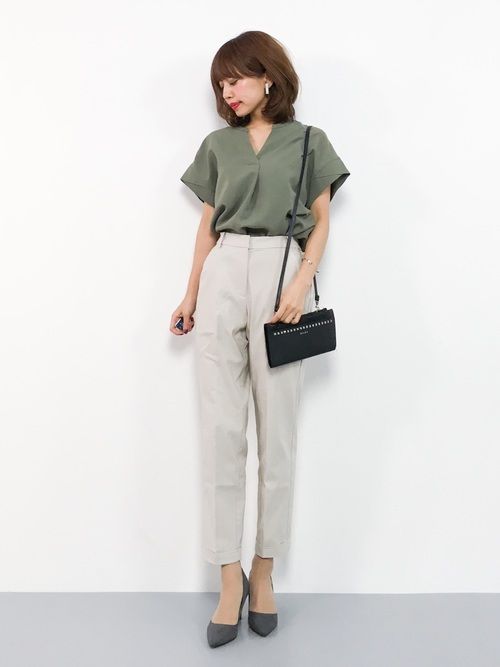 大人女性のビジネスカジュアルに合う靴＆NGは？ アイテム別お手本コーデも！Oggi.jp