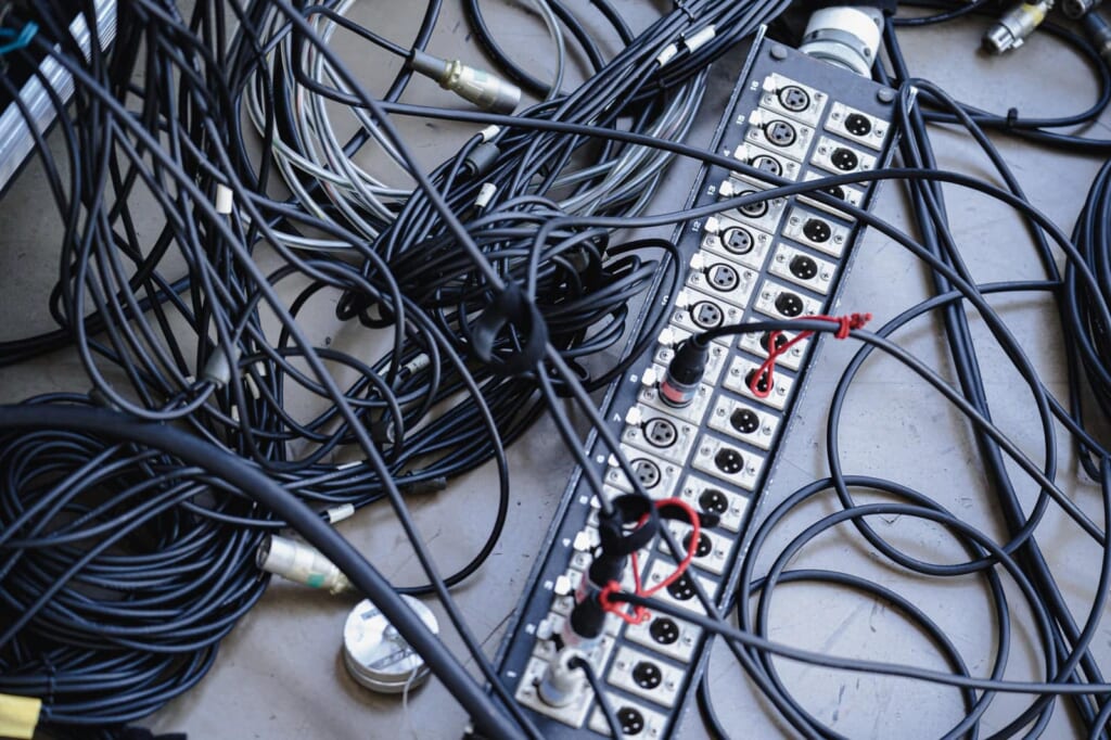 パソコンの差し込み口とケーブルのお話ログを編む