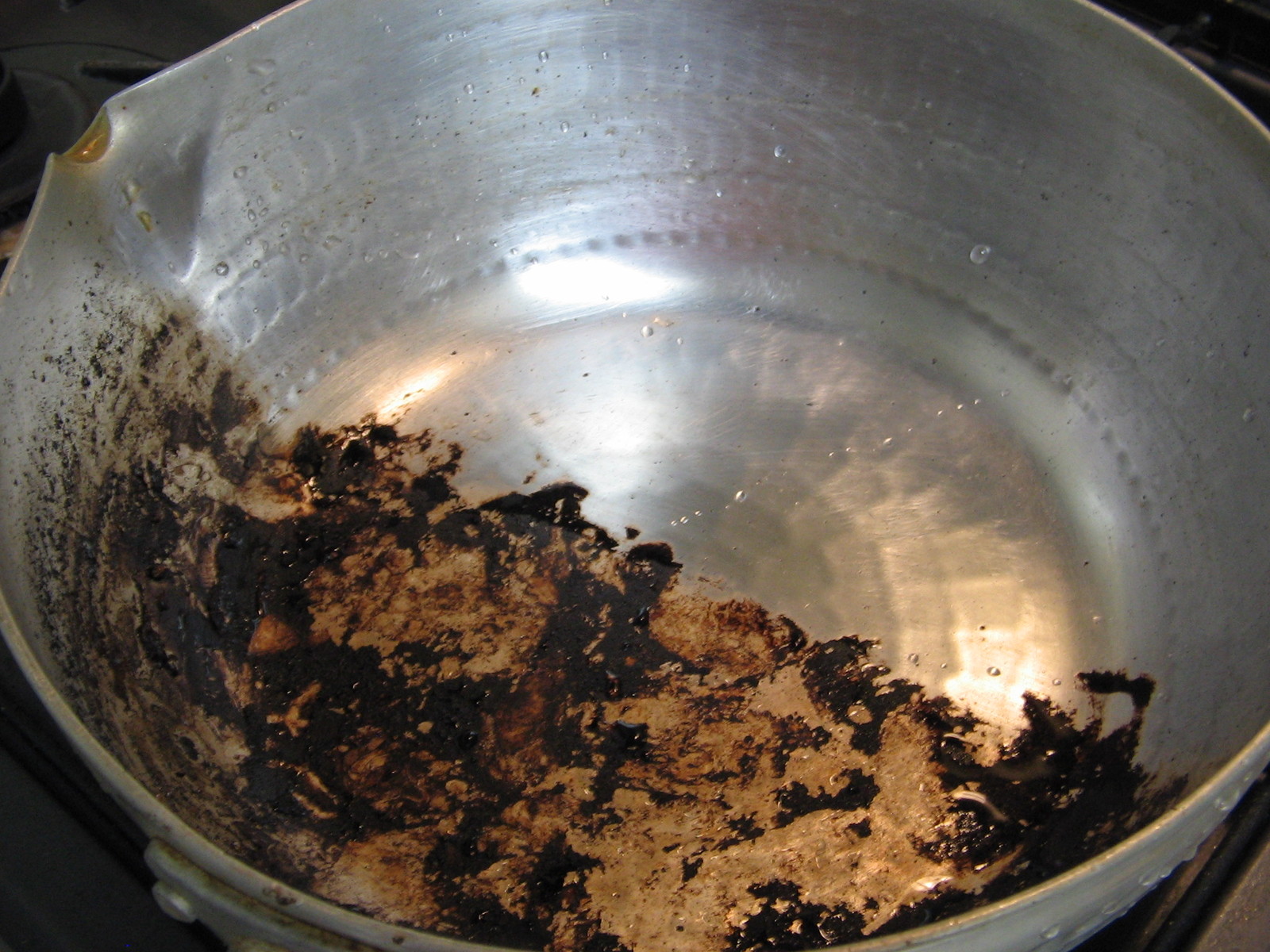 フライパンが焦げつく原因と落とし方便利なお手入れアイテムと焦げつきを予防する方法もご紹介Krasoクラソブログフェリシモ