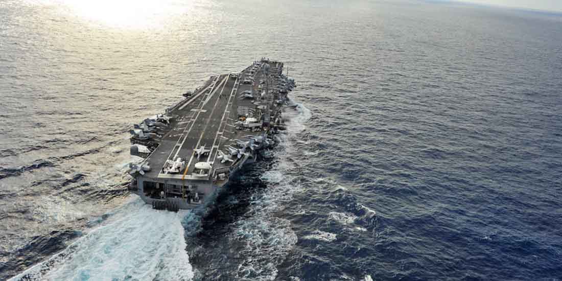 林外務大臣による米空母「エイブラハム・リンカーン」視察外務省